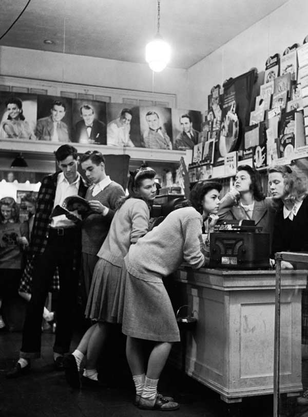 Teenagers 1950s Attire